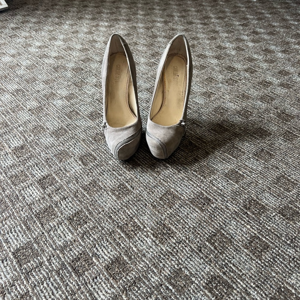 Elegant Gray Women's Pumps